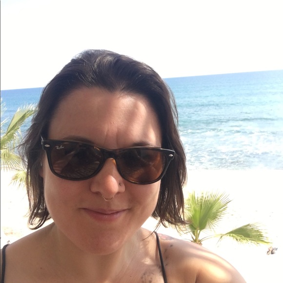 Meet your Posher, Sarah - Picture 1 of 1